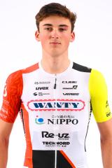 Axel Van Den Broek1