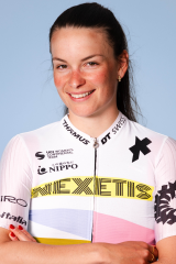 Larissa Tschenett