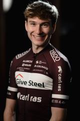 Simon Bak